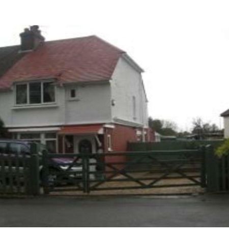 Maidstone Family Homes Upper Road Cottage Eksteriør billede