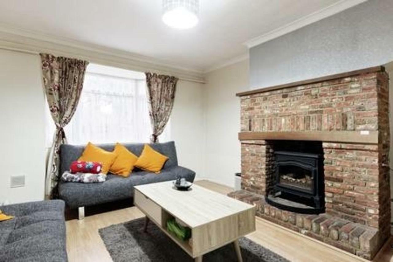 Maidstone Family Homes Upper Road Cottage Eksteriør billede