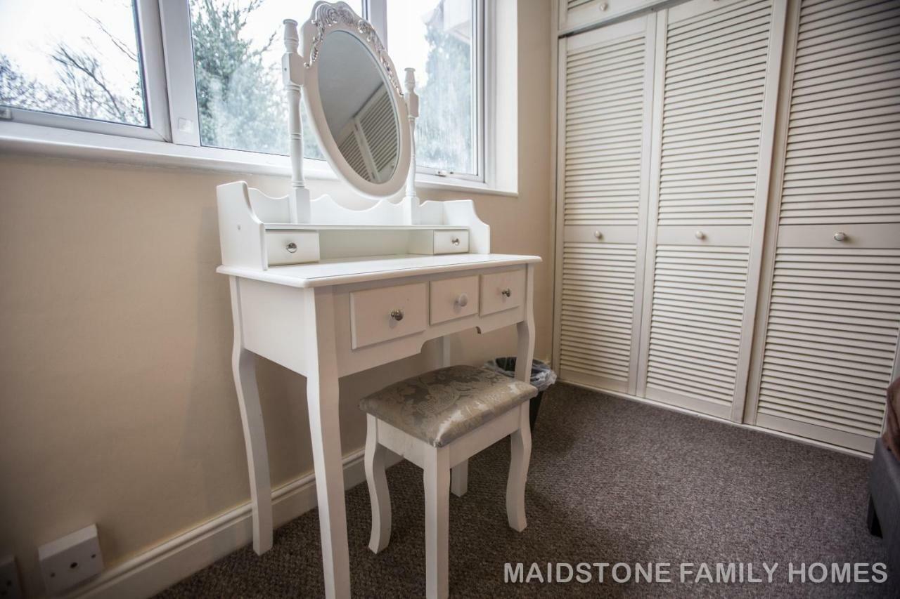 Maidstone Family Homes Upper Road Cottage Eksteriør billede