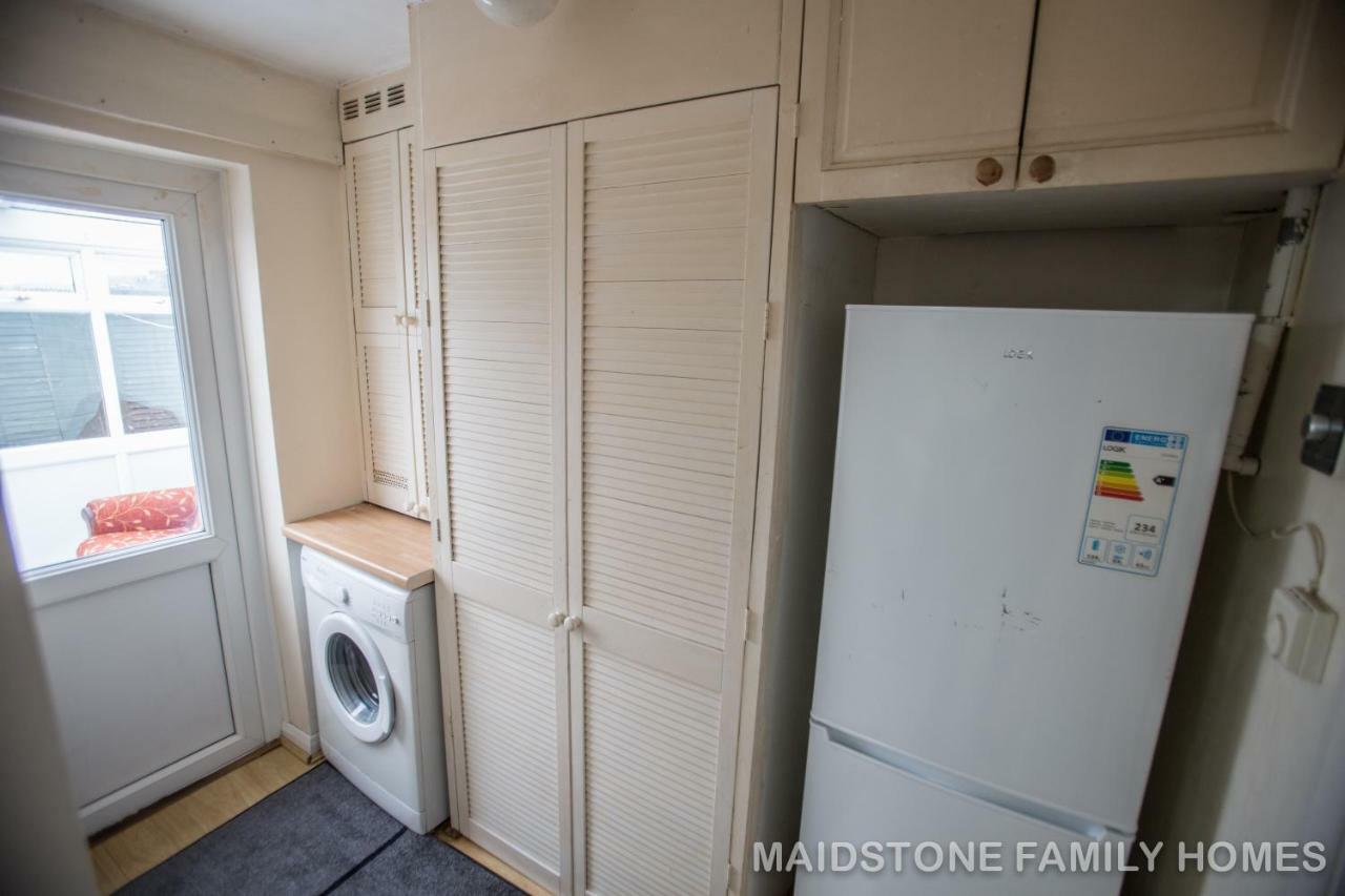 Maidstone Family Homes Upper Road Cottage Eksteriør billede