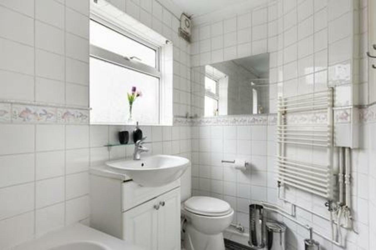 Maidstone Family Homes Upper Road Cottage Eksteriør billede