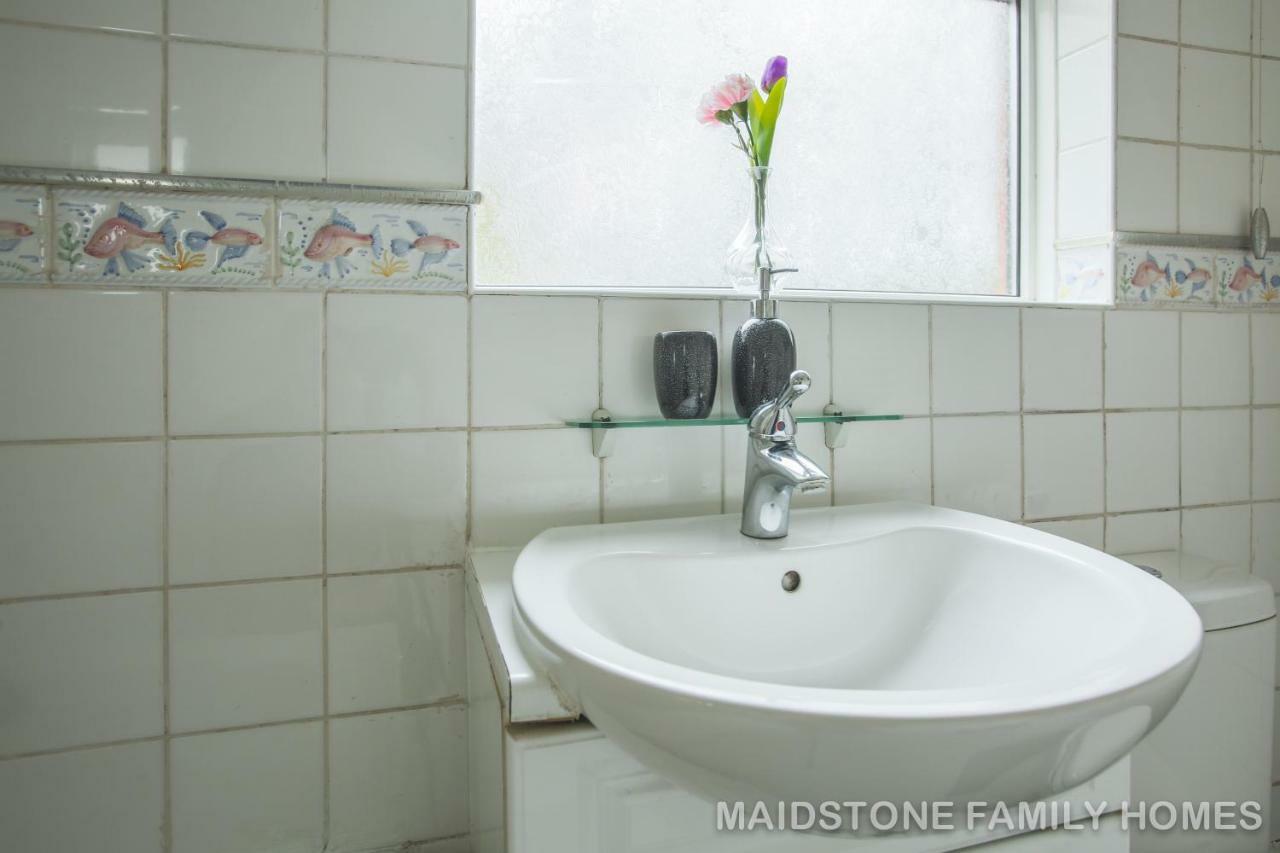 Maidstone Family Homes Upper Road Cottage Eksteriør billede
