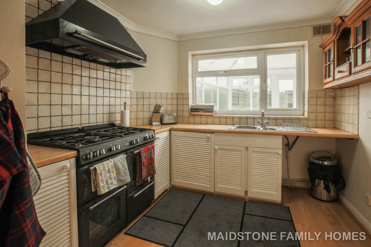 Maidstone Family Homes Upper Road Cottage Eksteriør billede