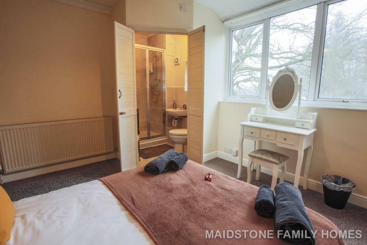 Maidstone Family Homes Upper Road Cottage Eksteriør billede
